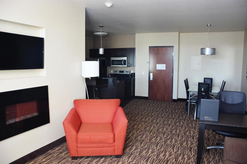 Roosevelt Inn & Suites Watford City Exteriér fotografie