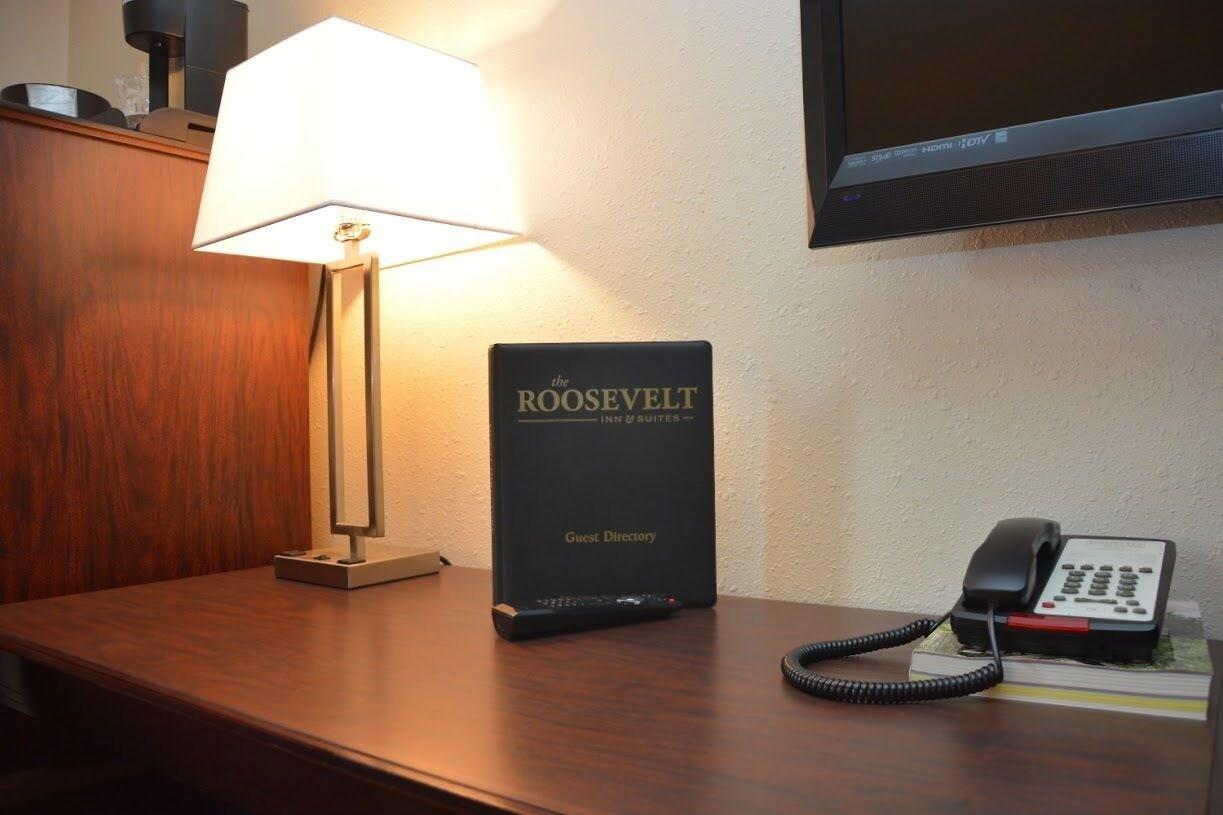 Roosevelt Inn & Suites Watford City Exteriér fotografie